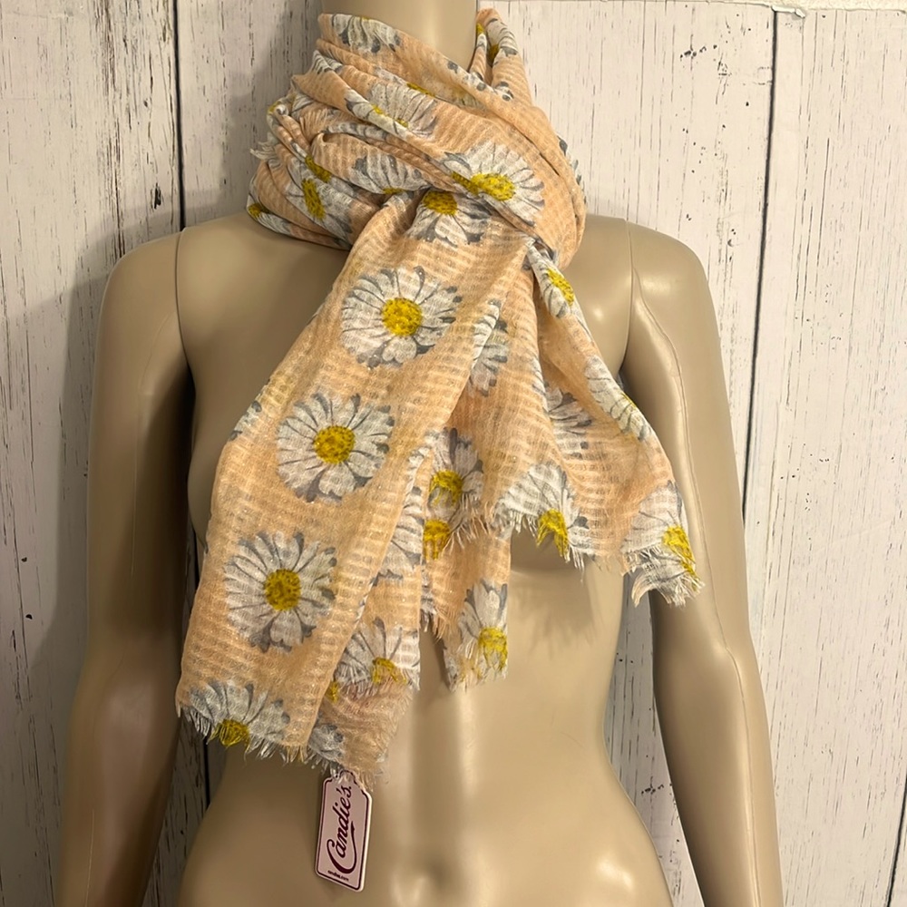NWT Candies Daisy Print Scarf